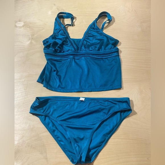 Fresh Water Two Piece Swimsuit XXL (JI) - Picture 2 of 11